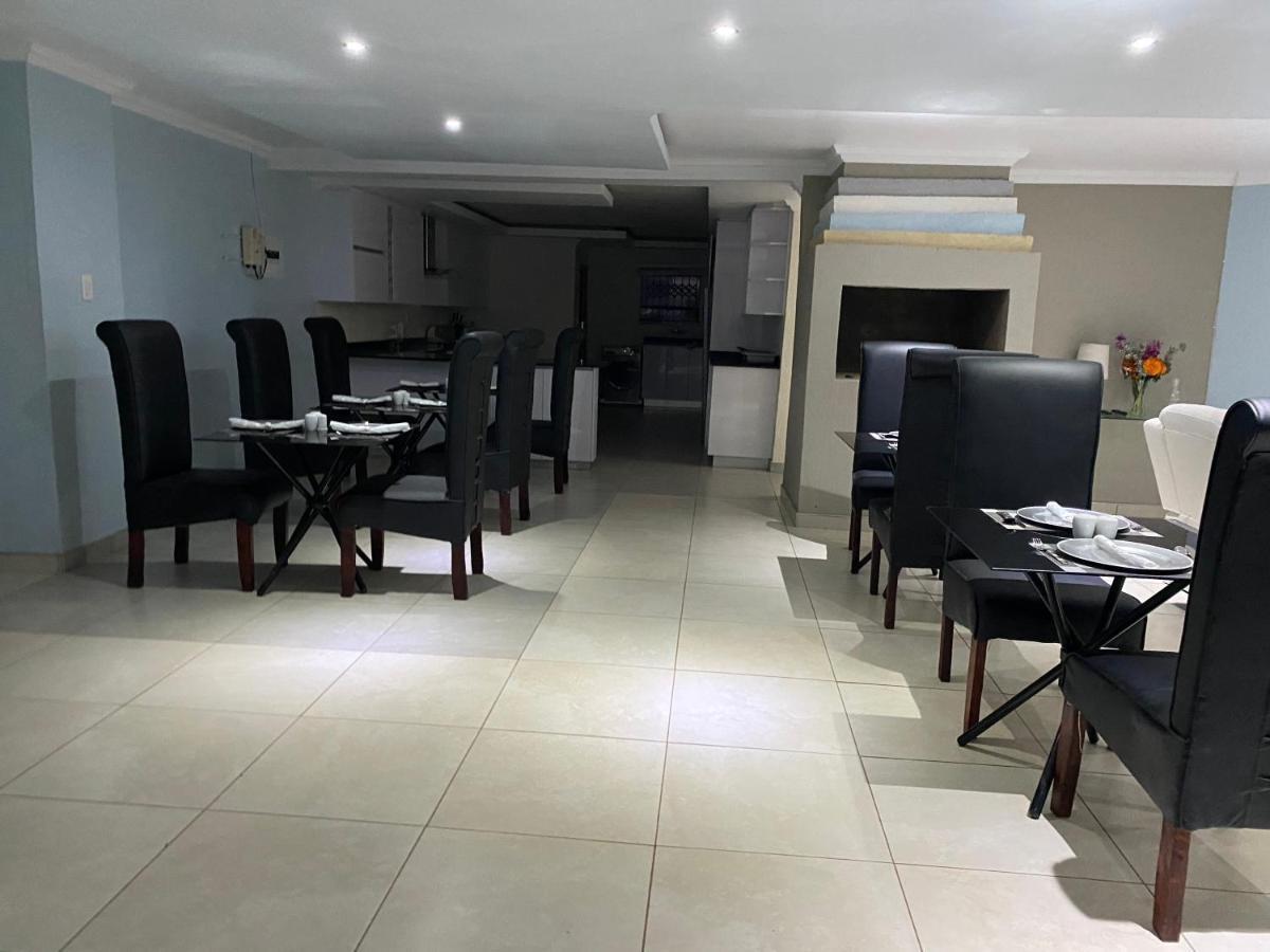Esther Palace Thohoyandou Extérieur photo